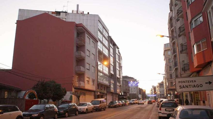 La antena instalada en la avenida Benito Vigo generó gran contestación social. // Bernabé/Ana Agra