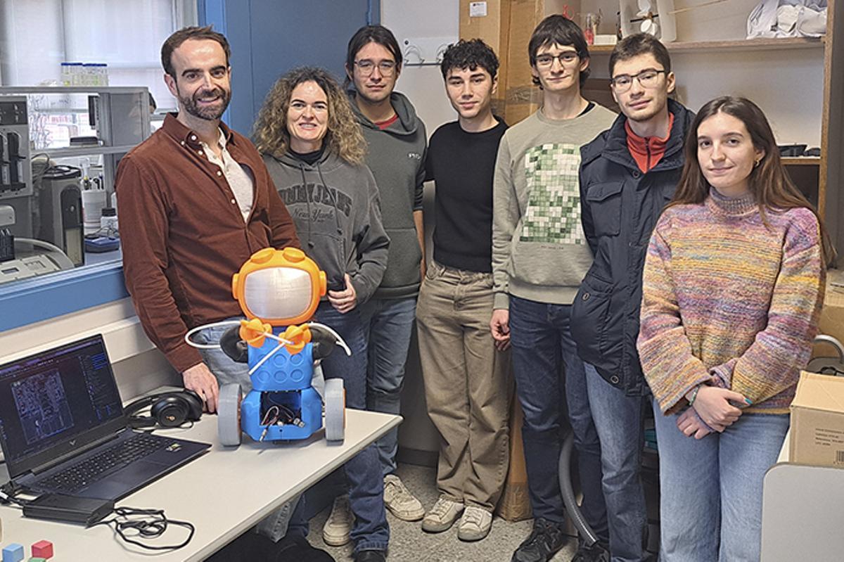 Equip del projecte de robòtica social de la UPC a Manresa