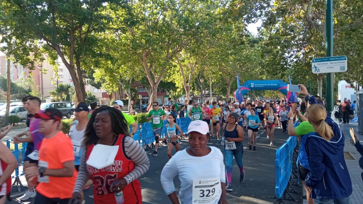 Un momento de la salida de la Carrera Multicultural.