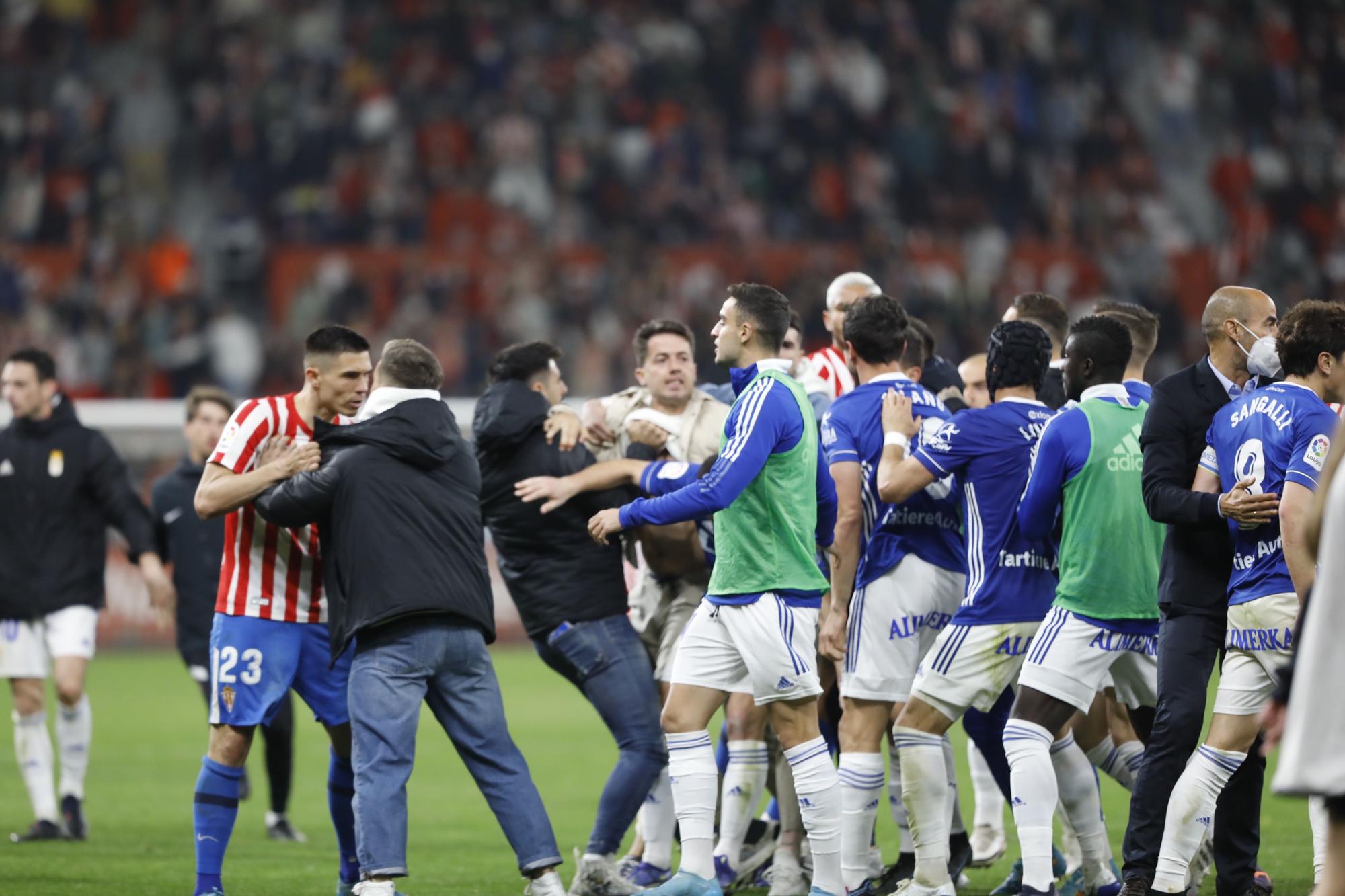 EN IMÁGENES: Así fue el derbi asturiano en El Molinón