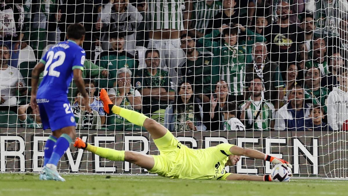 Una acción del Betis - Getafe.