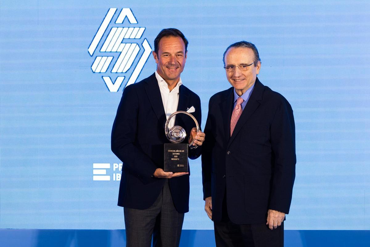 Sebastien Guigues, managing director de Renault Iberia y Javier Moll, presidente de Prensa Ibérica