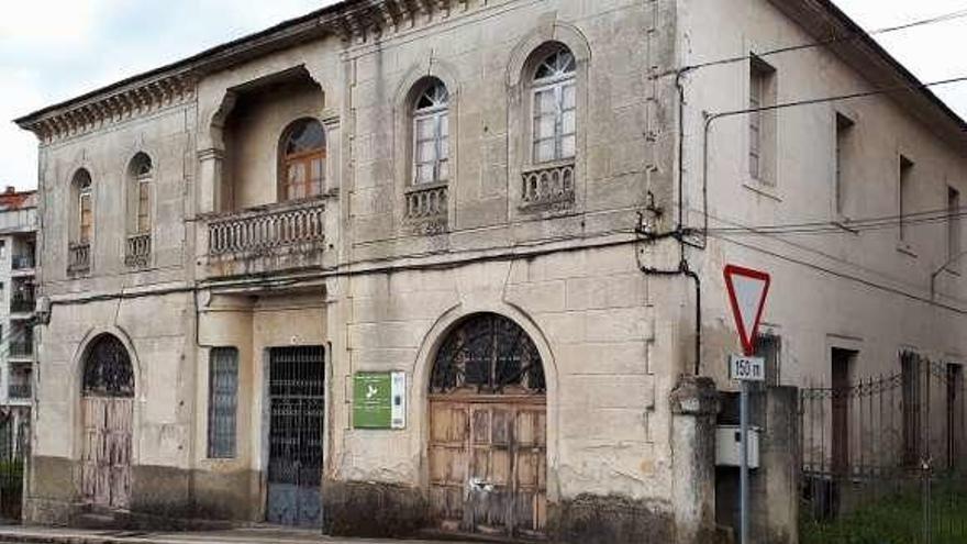 Antiguo edificio de la Federación de Sociedades Agrarias de Salvaterra, incautado en la dictadura. // D.P.