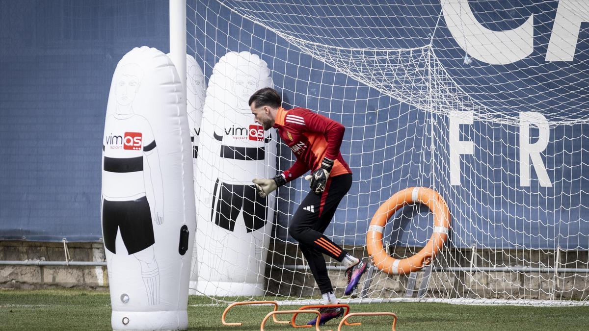 Joan Femenías, durante un entrenamiento del Real Zaragoza.