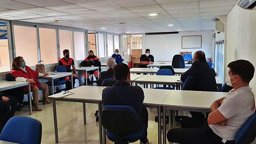 Voluntarios de Águilas, formándose para ser rastreadores.