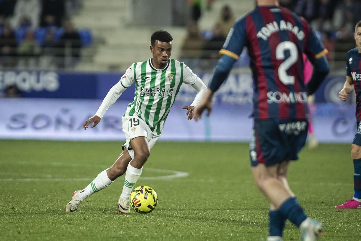 Huesca-Córdoba CF | Las imágenes del partido de LaLiga Hypermotion
