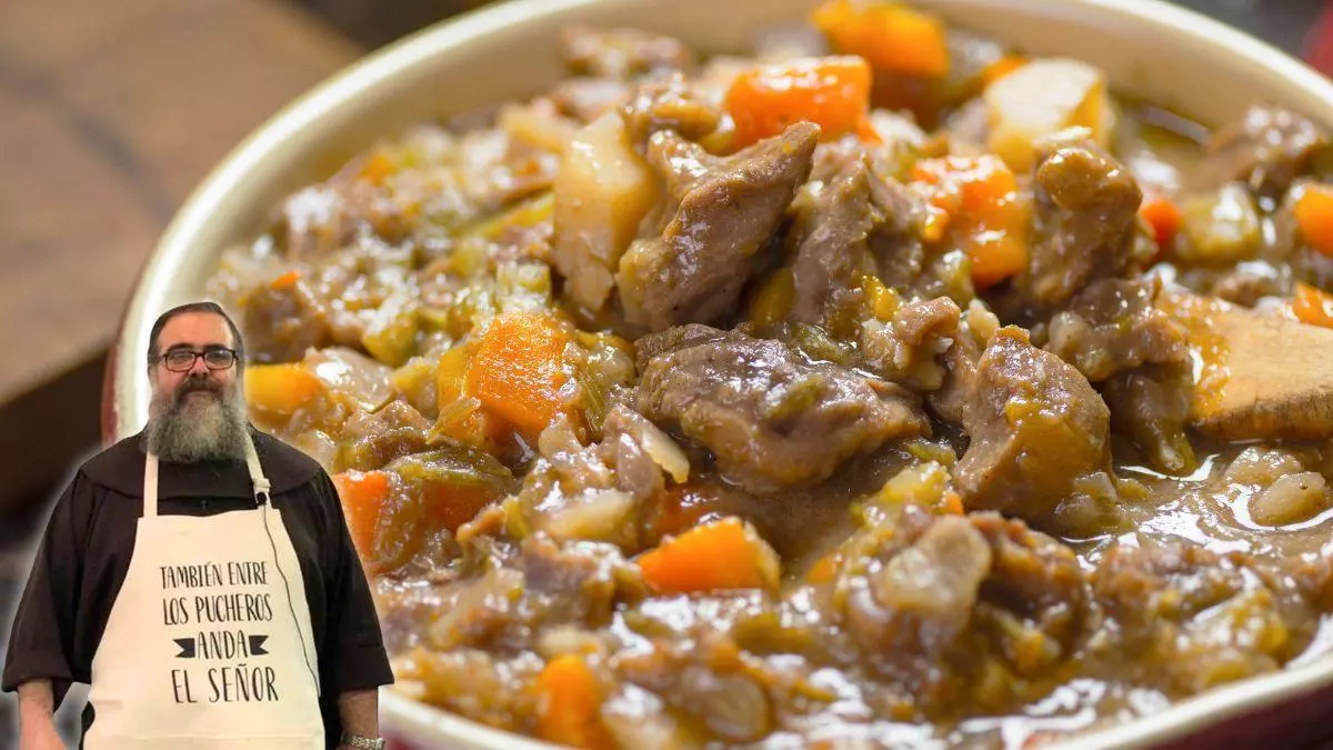 Fray Ángel, cocinero: “La mejor caldereta de cordero se hace con pecho, falda y jarrete, y un majado de pan frito, almendras y ajos”