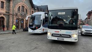 Resignación entre los usuarios de la R3 en Puigcerdà, que tienen que destinar más tiempo a llegar en autobús hasta Vic