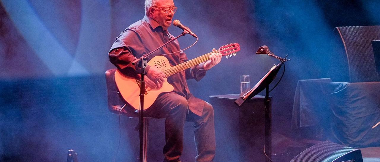 Pablo Milanés durante su concierto de 2018 en el auditorio Alfredo Kraus. | | JUAN CARLOS CASTRO