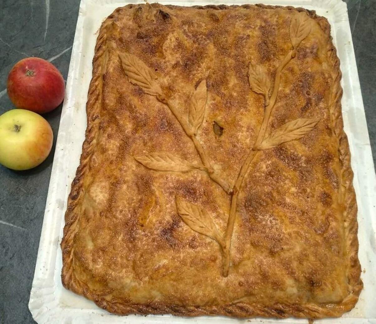 La empanada de manzana de la Panadería Solláns, a la venta en O Pan D'Andrea en Santiago