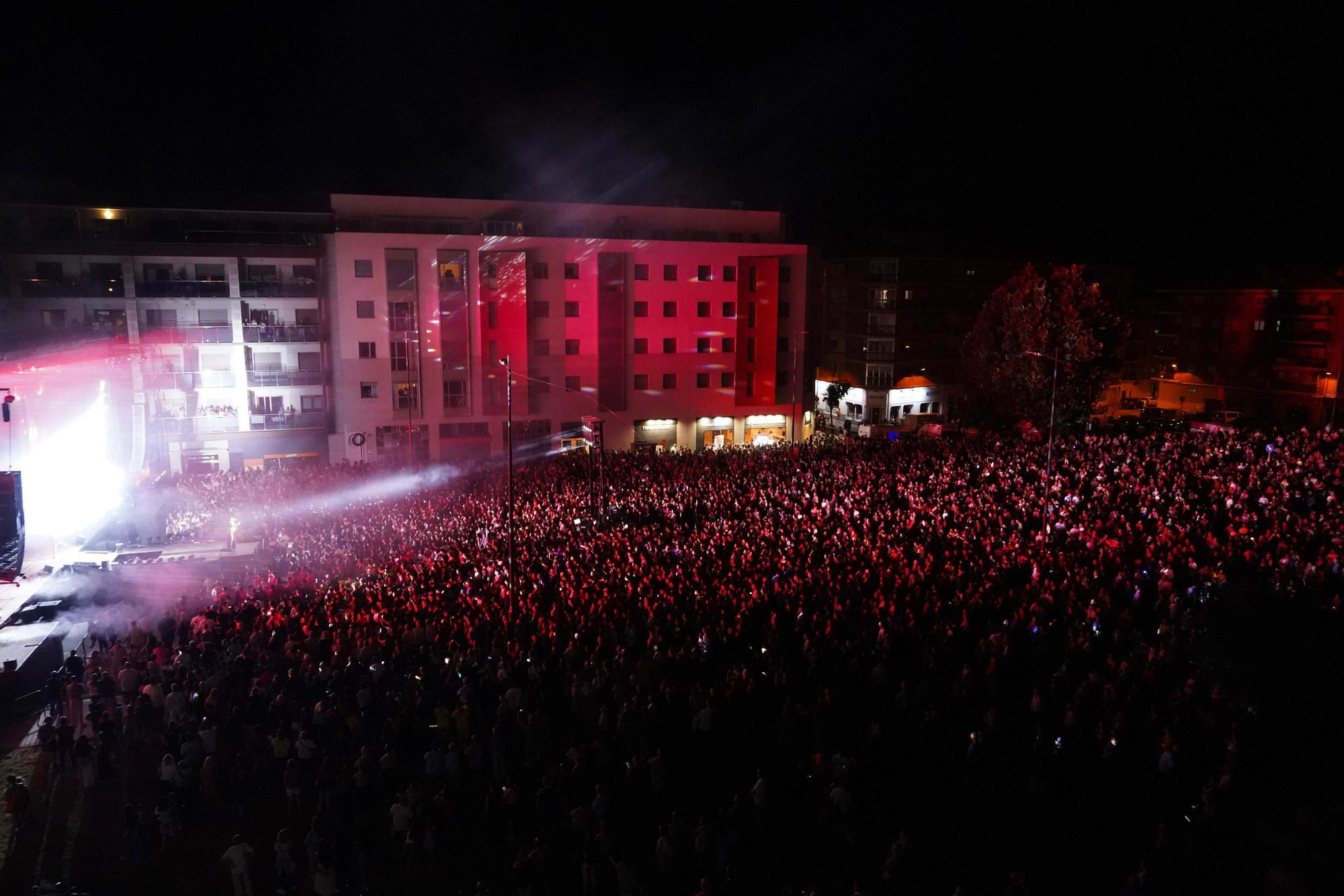 GALERÍA | La orquesta La Misión llena Zamora en las fiestas de San Pedro