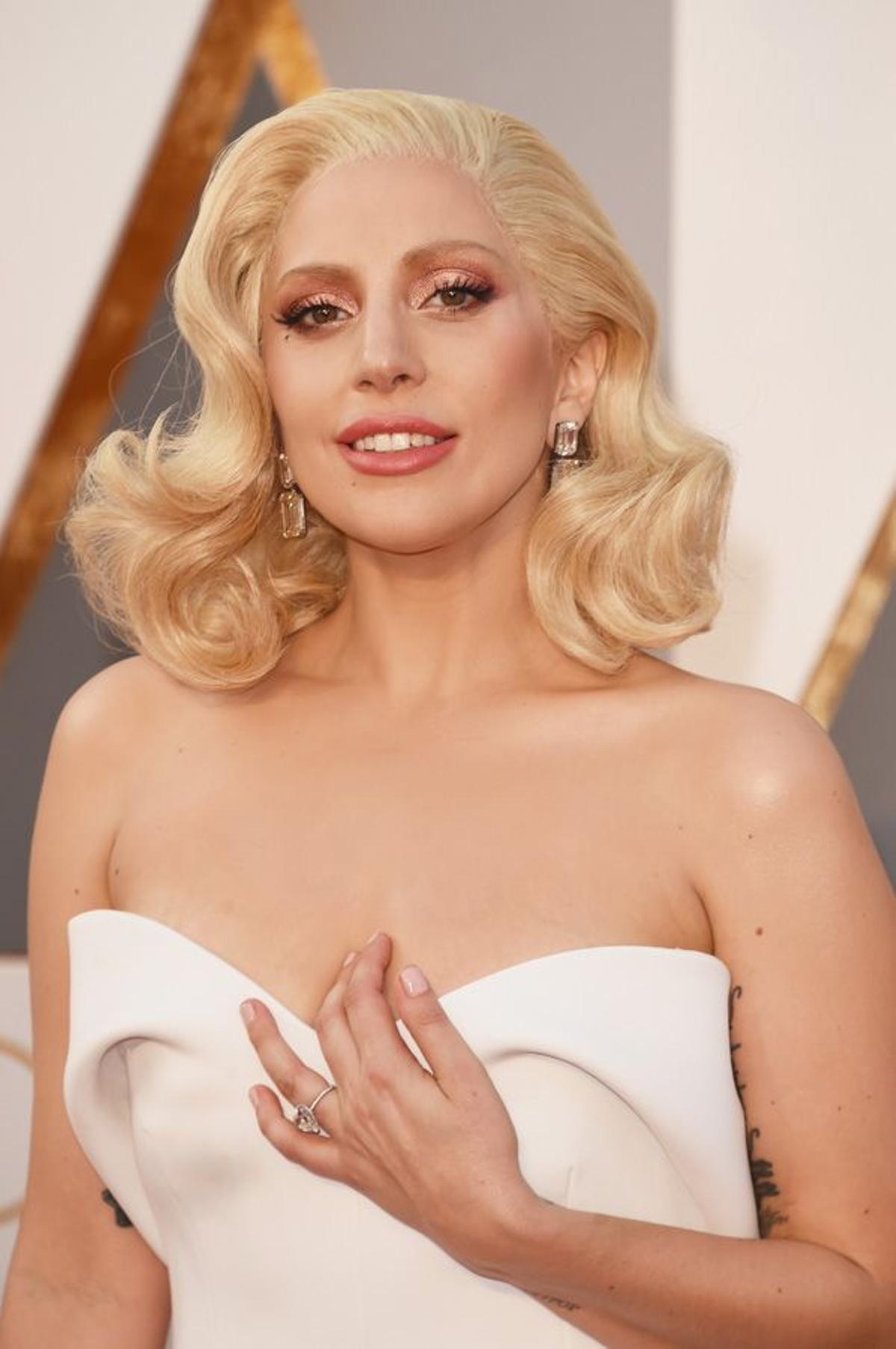 Premios Oscar 2016: los pendientes de Lady Gaga