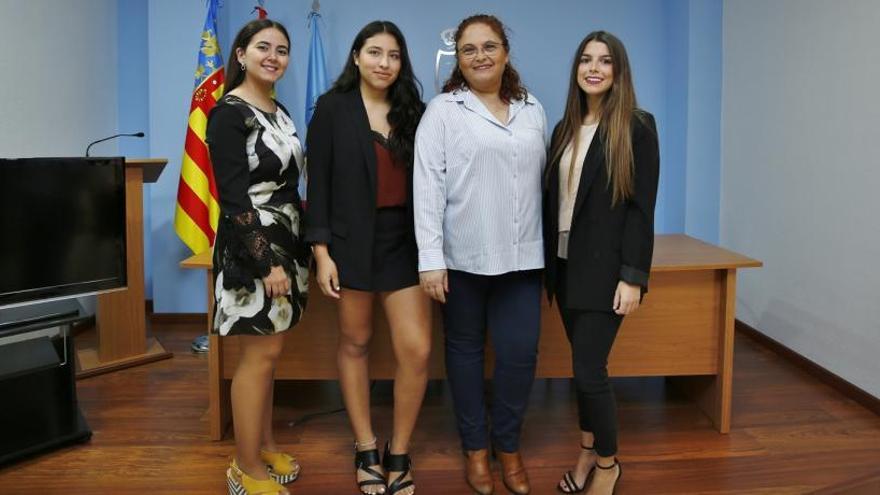 María Cases, Cristy Guamán y Raquel Tévar, candidatas a Reina y Damas de la Sal