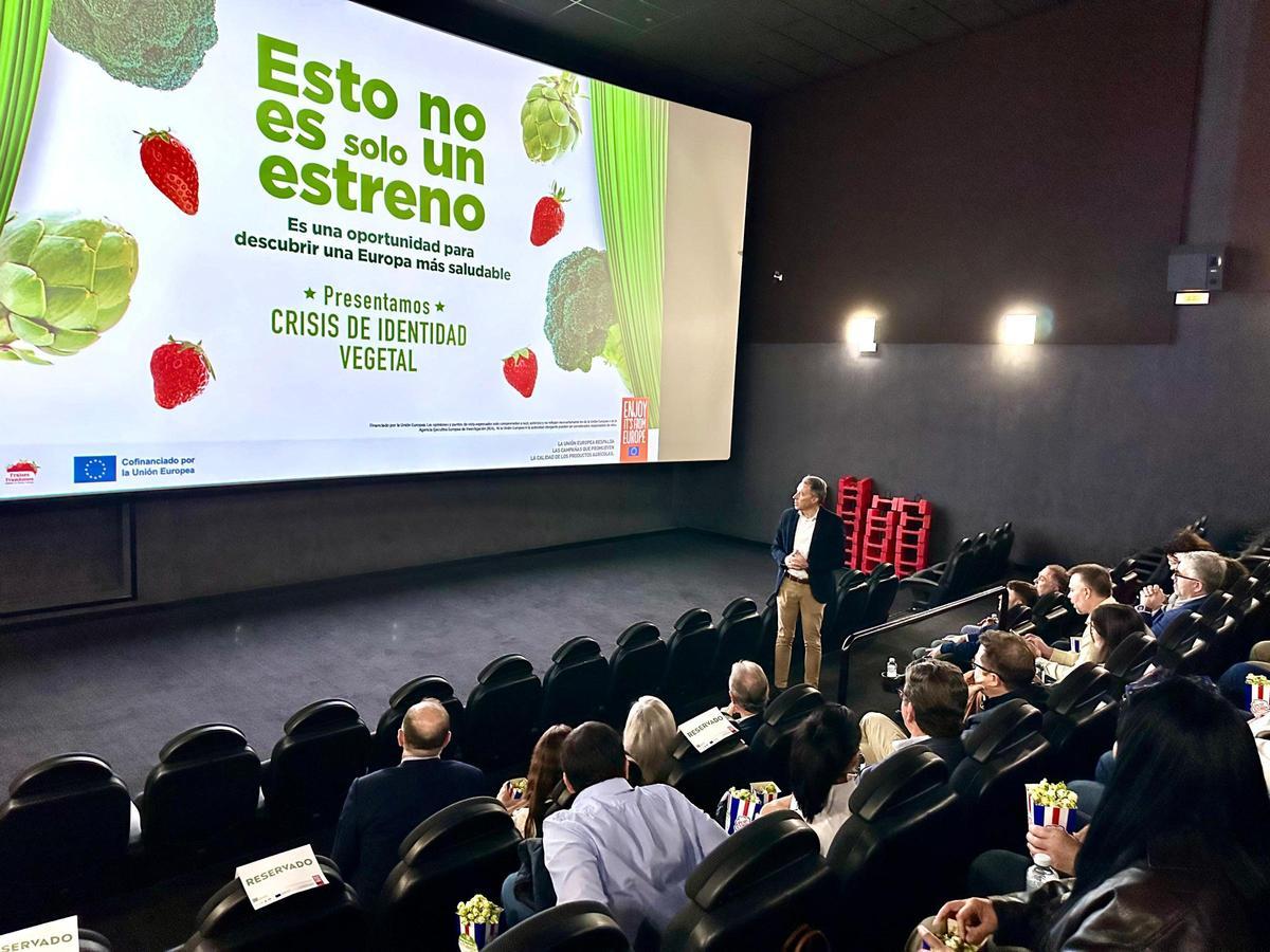 El cine de Lorca acogía la presentación del spot.