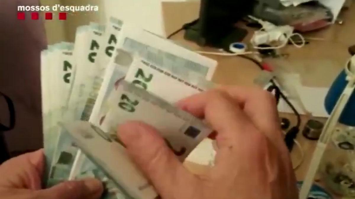 Desarticulados tres laboratorios de falsificación de euros en Badalona.