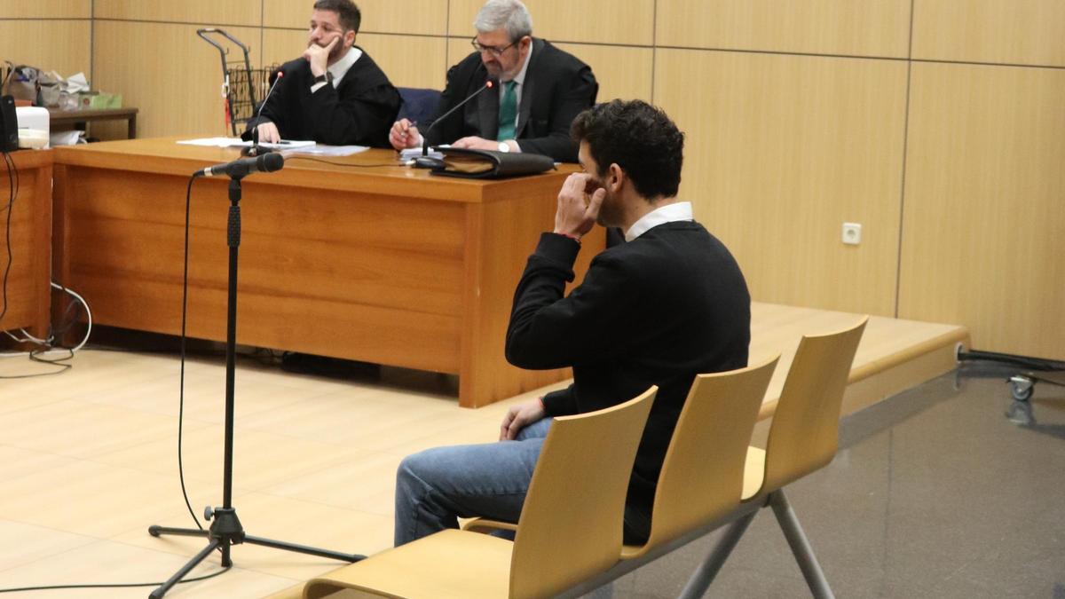 El condenado por violar a una joven en un colegio mayor de València estando ambos ebrios.