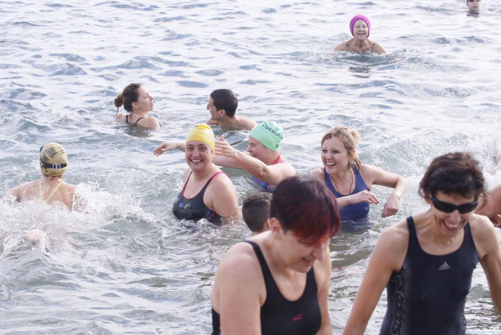 Primer bany de l'Any a 2018 - Sant Feliu de Guíxols