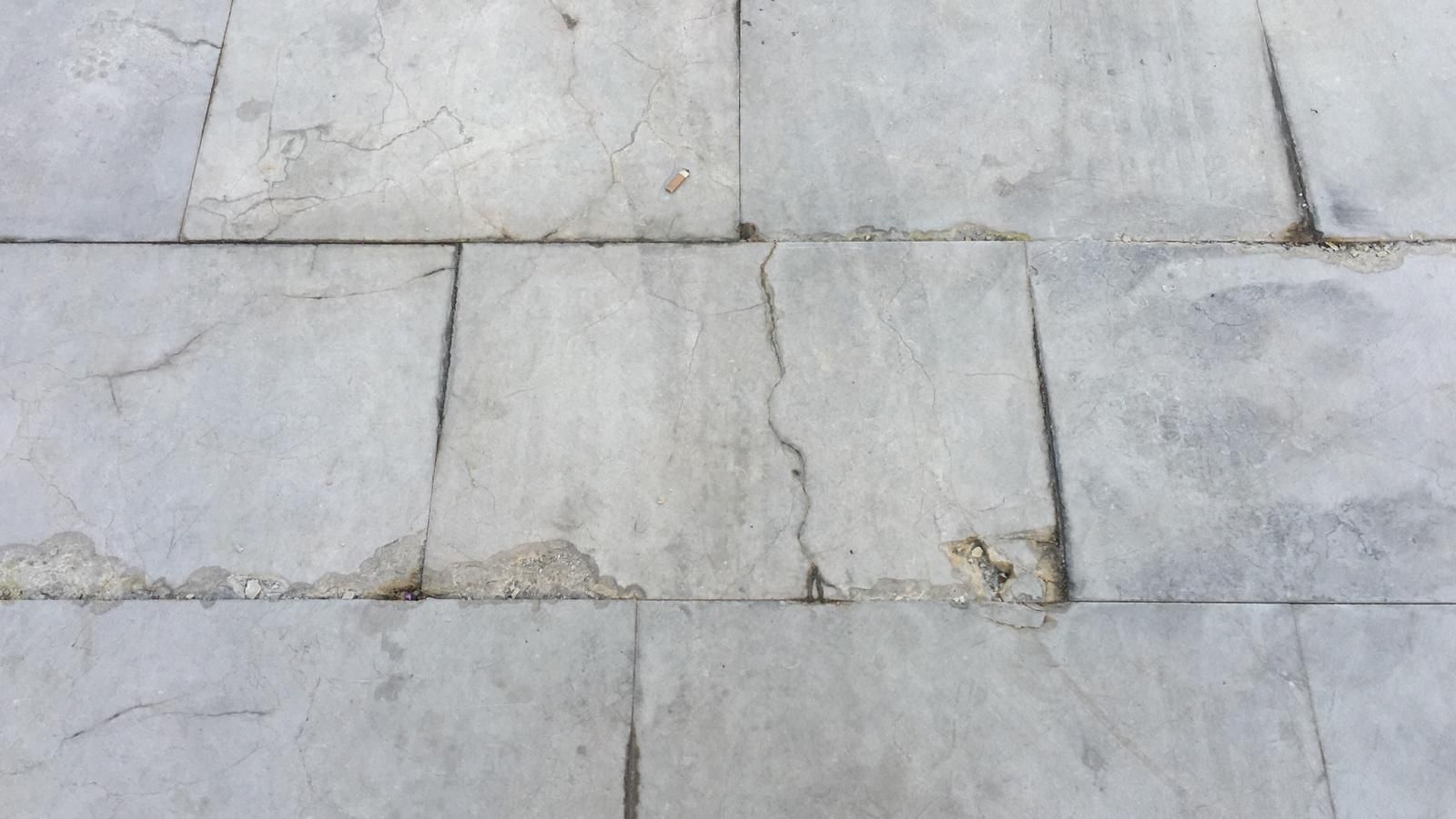 El lamentable acabado del pavimento de la Avenida de la Constitución en Alicante