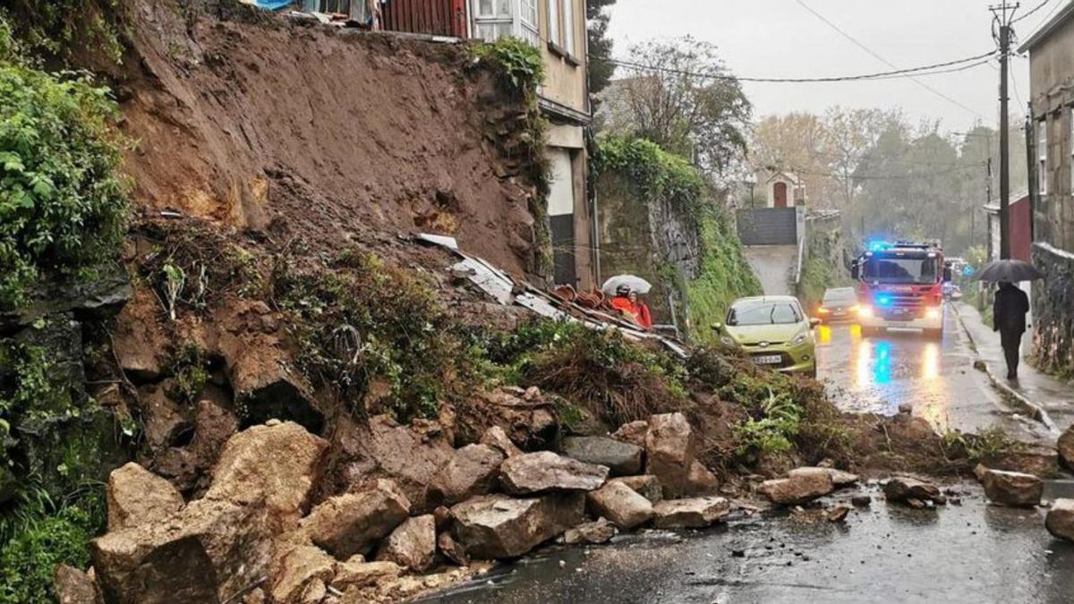 Muro derribado en Castrelos.