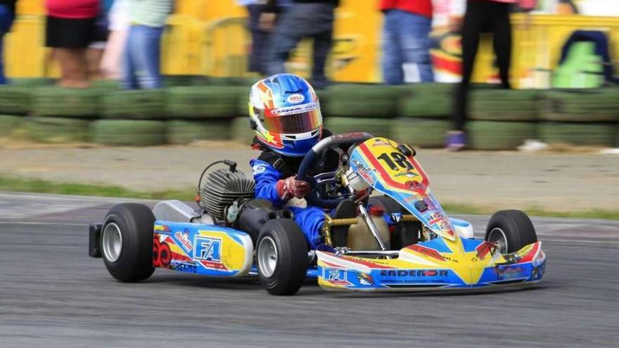 El joven piloto silledense, al volante de su FA Kart Fernando Alonso en una prueba de esta temporada.