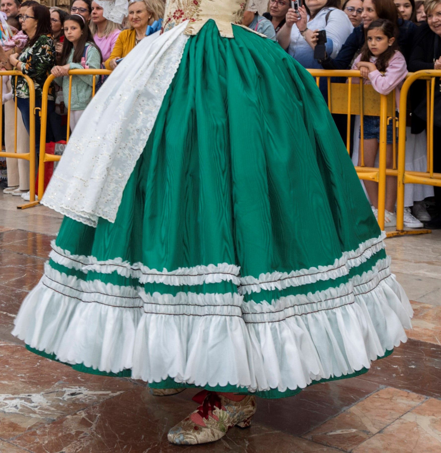 La indumentaria de Paula Nieto y la corte infantil en la "dansà"