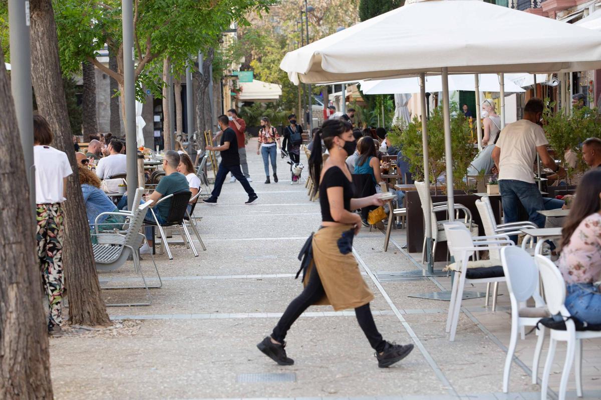 Las terrazas de Ibiza abren hasta las 22.30 horas