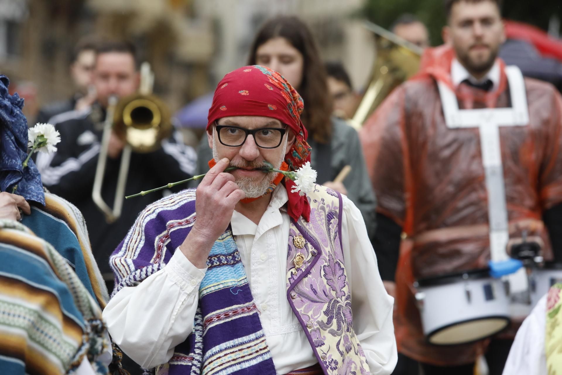 Búscate en el primer día de Ofrenda por la calle Quart (entre las 15.30 y las 17.00 horas)