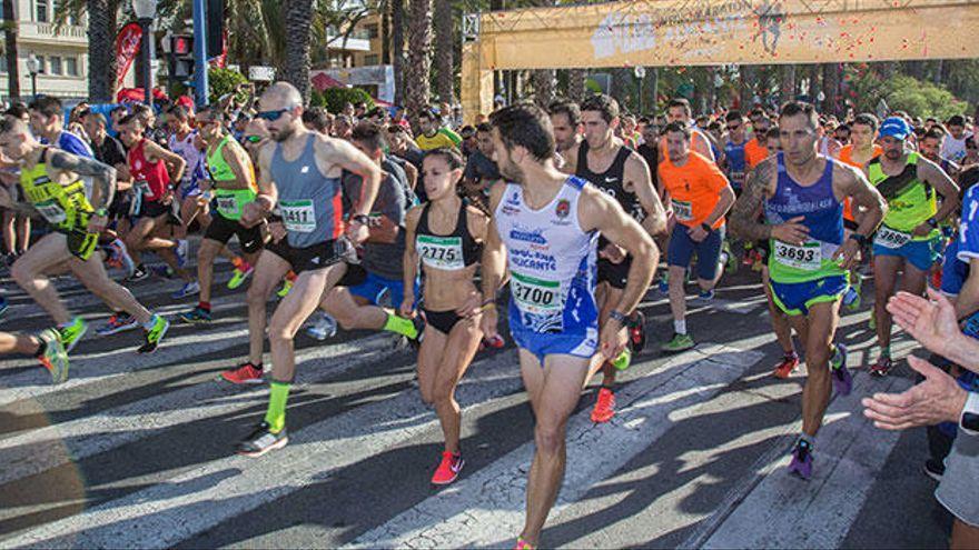 Más de 2.000 corredores en la Media Maratón de Alicante del día 20
