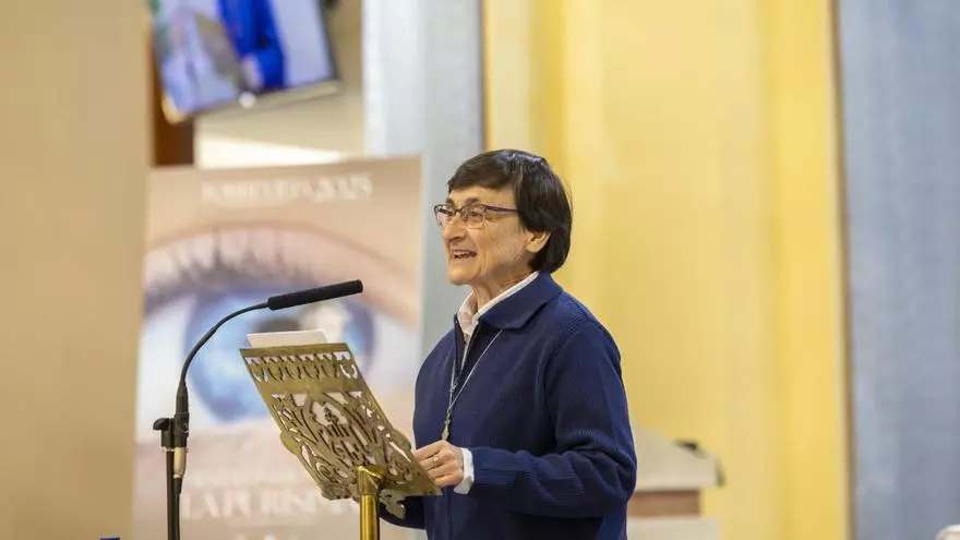 La iglesia de la Inmaculada acogió el pregón de las fiestas patronales de Torrevieja de la mano de la hermana María Teresa Garcia Rodríguez