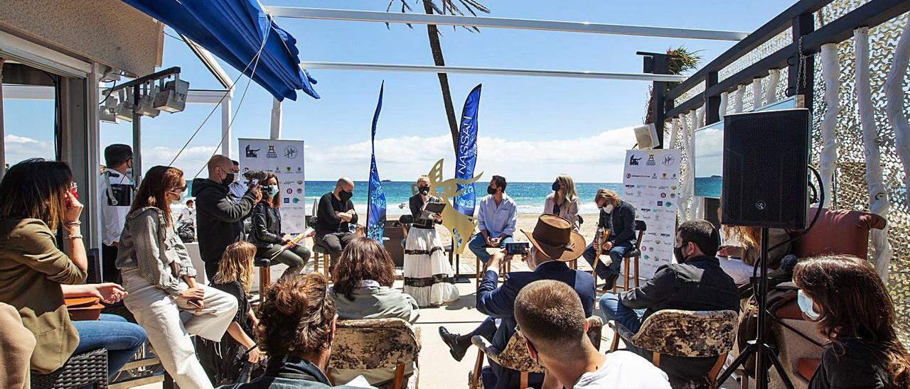 Un momento de la presentación del festival Ibicine, ayer en Platja d’en Bossa.   |   VICENT MARÍ