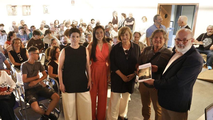 Carmen Muñoz, Candela Alberdi, Mariví Monteserín, Pedro Luis Gallego y José Ramón Fernández. | FIRMA