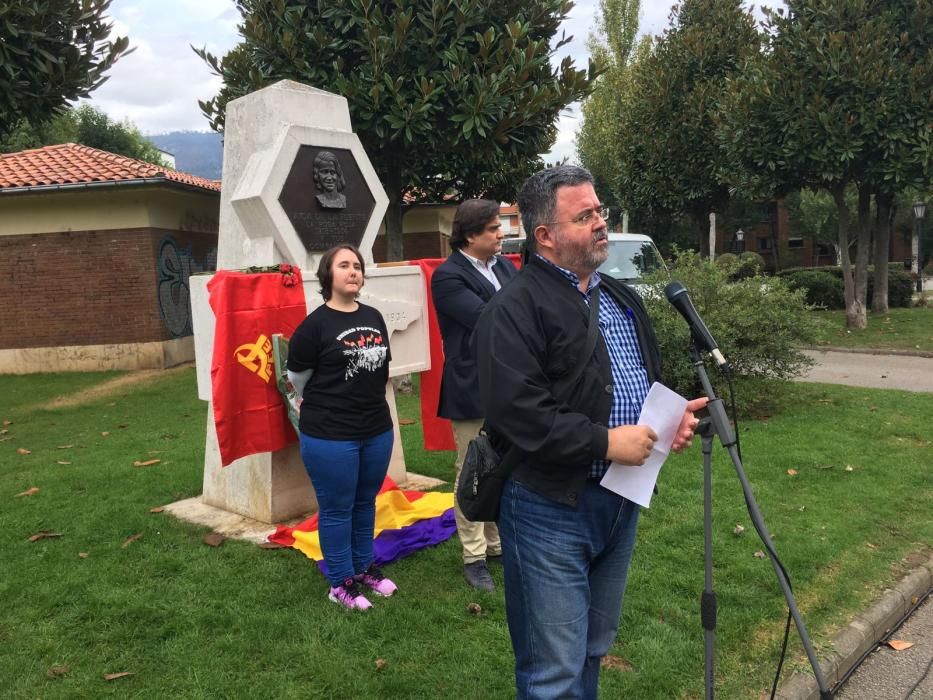 Homenaje a Aida Lafuente y los revolucionarios de Octubre en Oviedo