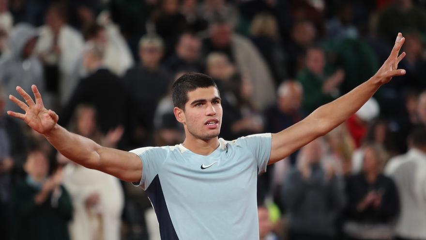 Horario y dónde ver el partido de Carlos Alcaraz ante Zverev en Roland Garros