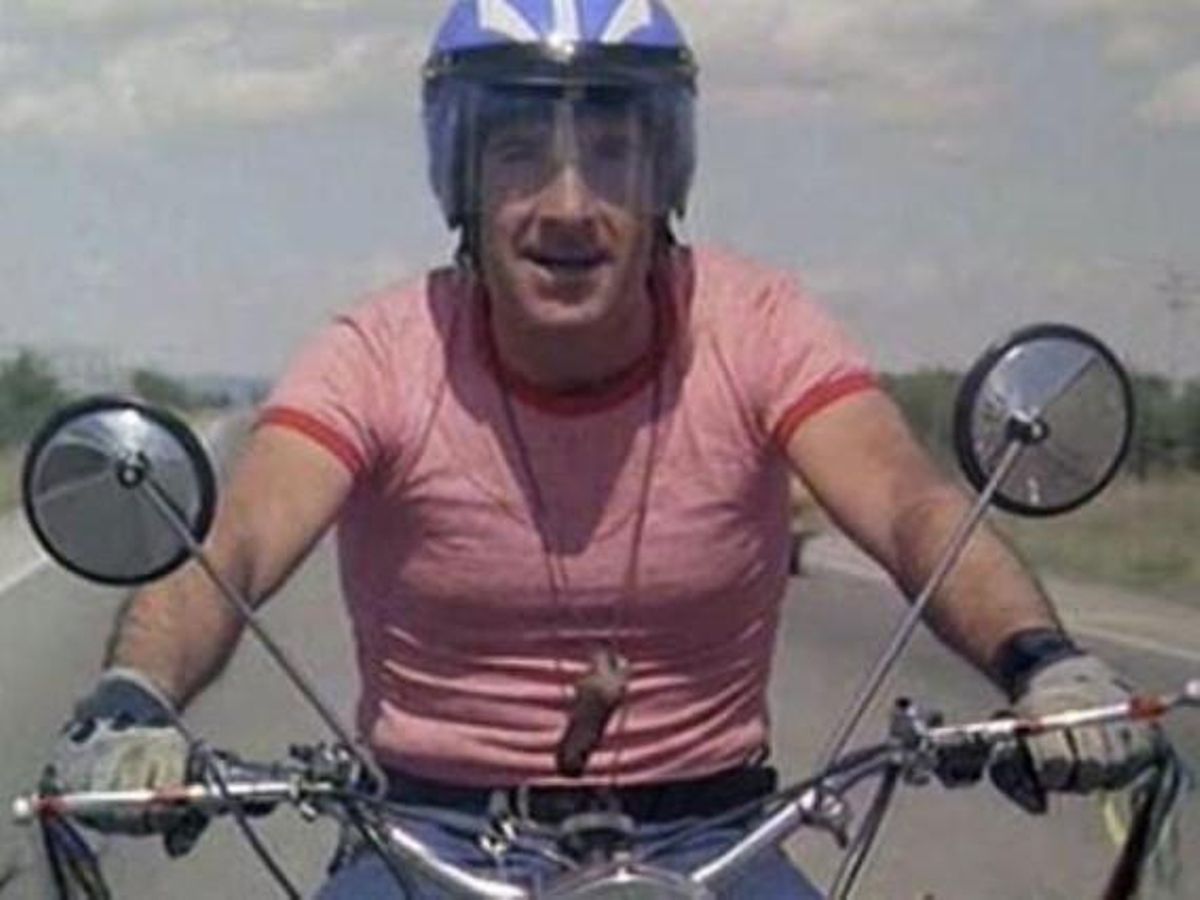 Juan Antonio Bardem va dirigir Alfredo Landa a la seva pel·lícula ’El puente’ el 1977.