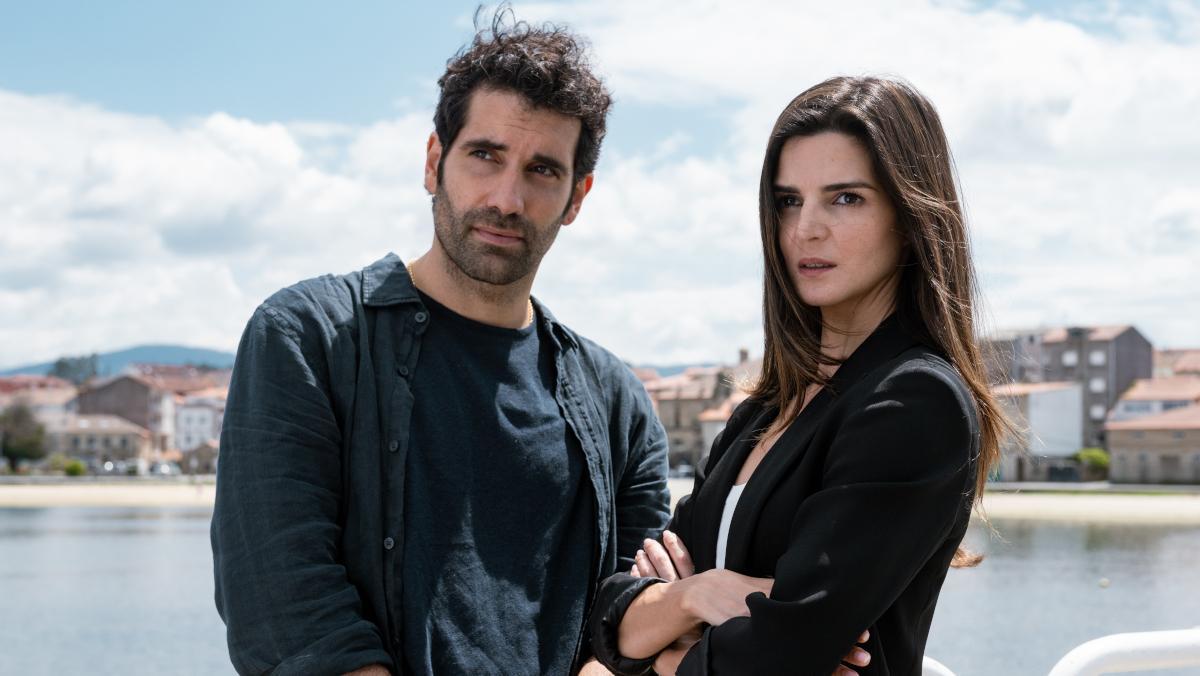 Tamar Novas y Clara Lago, en 'Clanes'