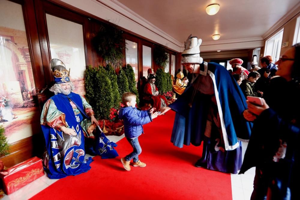 Recepción a los Reyes Magos en el Teatro Campoamor