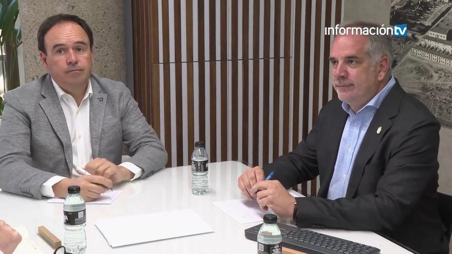 Pérez Llorca y Santiago Román abordan la ampliación del autobús interurbano