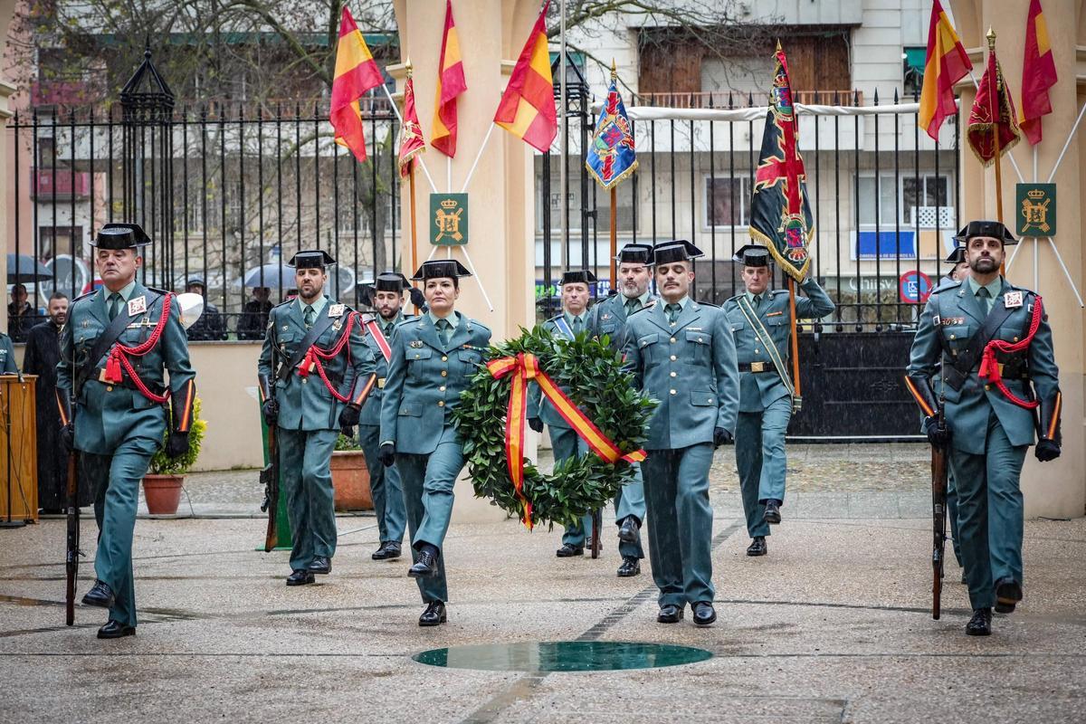 Fotogalería | Homenaje de despedida al general de división José Manuel Santiago Marín
