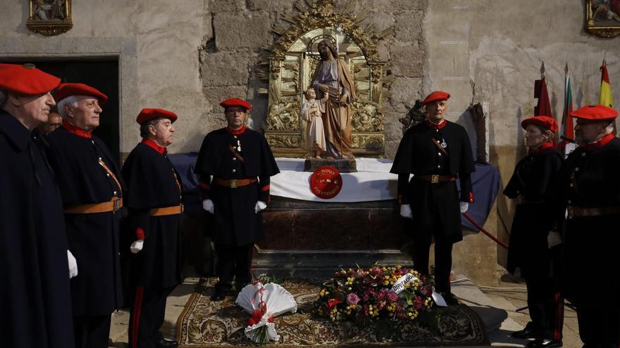 VÍDEO | Así ha sido el homenaje de Fuentesaúco al miñón alavés muerto allí en acto de servicio en el año 1800