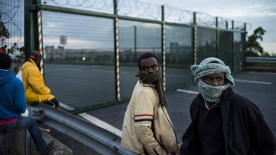 Un centenar de inmigrantes ocupa un antiguo instituto del noreste de París