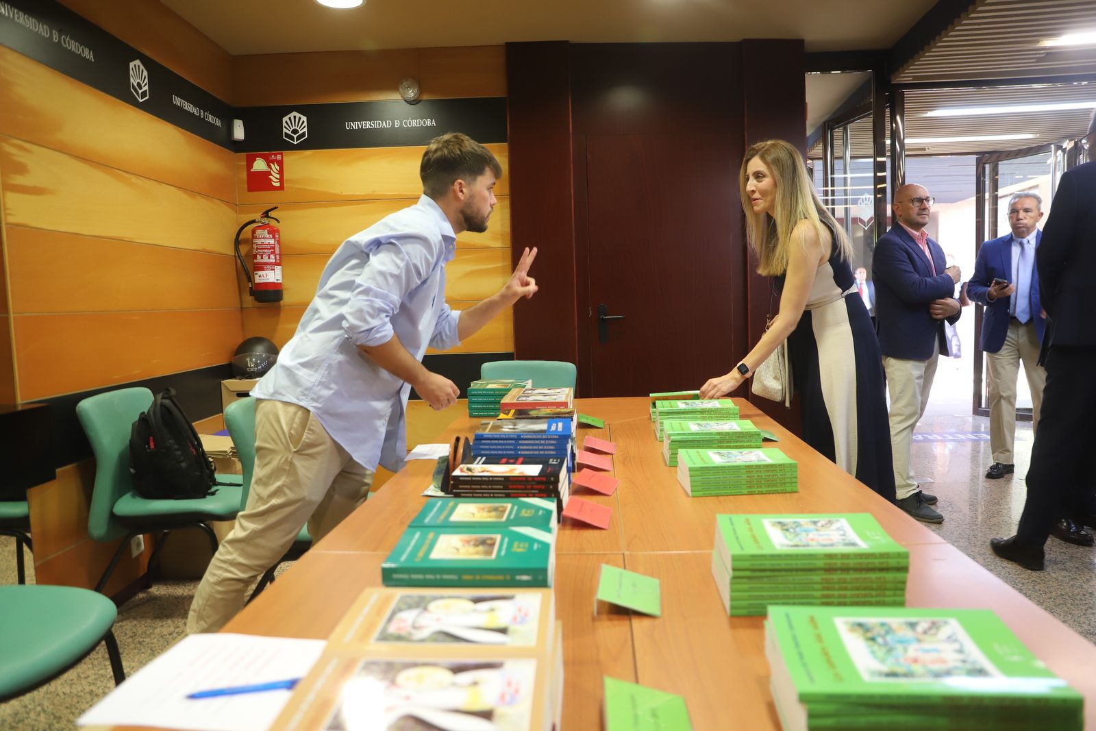 El presidente de la Audiencia presenta 'Los latidos del alma'
