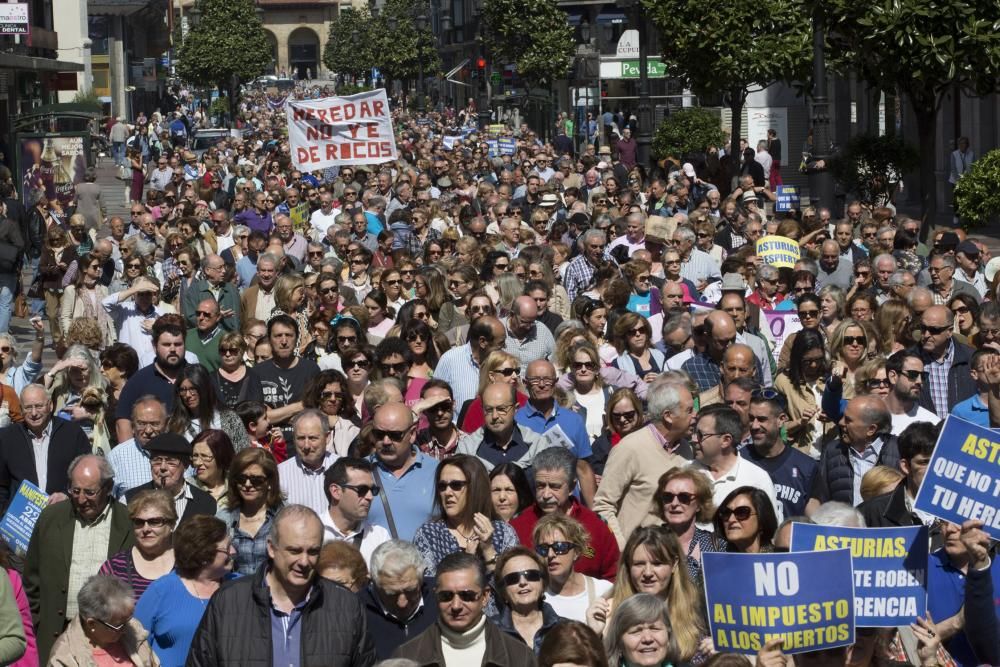 Miles de personas piden la eliminación del impuesto de sucesiones en Asturias