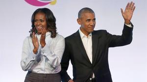 El expresidente Barack Obama y la exprimera dama Michelle Obama, en un acto de la Obama Foundation Summit, en Chicago.