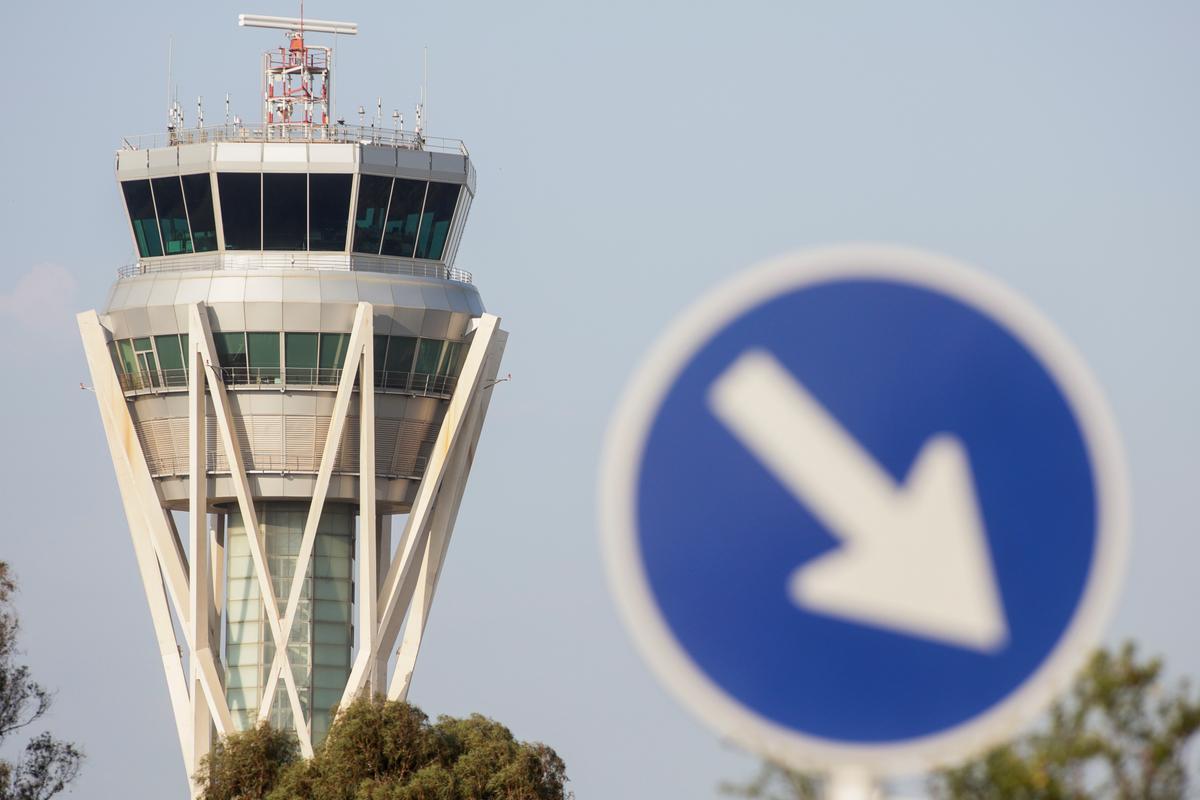 Torre de control del aeropuerto de Barcelona-El Prat.