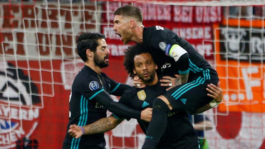 Isco y Sergio Ramos, junto a Marcelo.