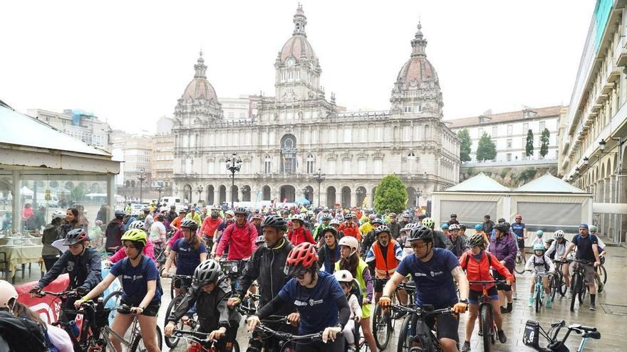 Día de la Bicicleta en A Coruña pasado por agua