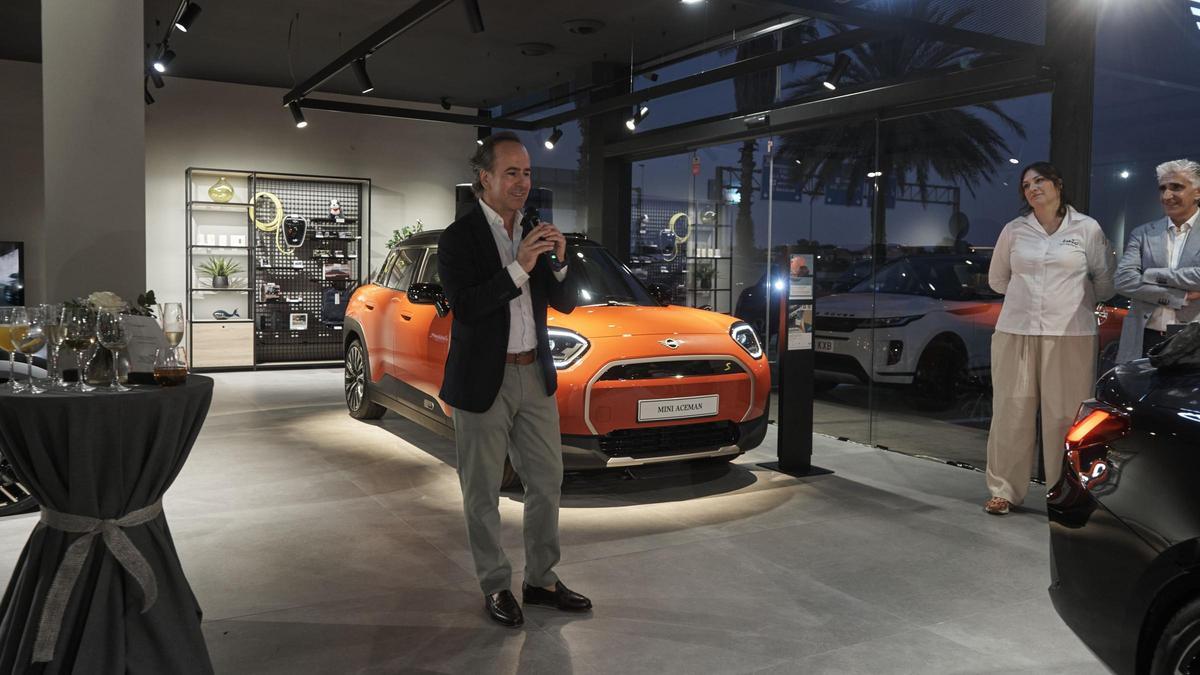 BMW Marcos Automoción presenta en Valencia su renovado concesionario con una experiencia única para los sentidos.