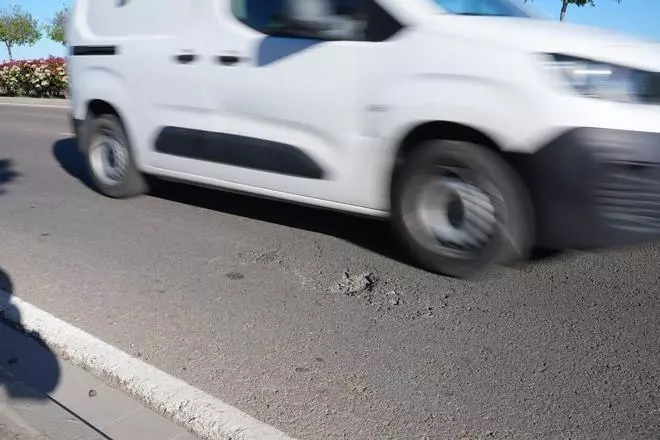 Deplorable estado del firme de las carreteras de Castellón