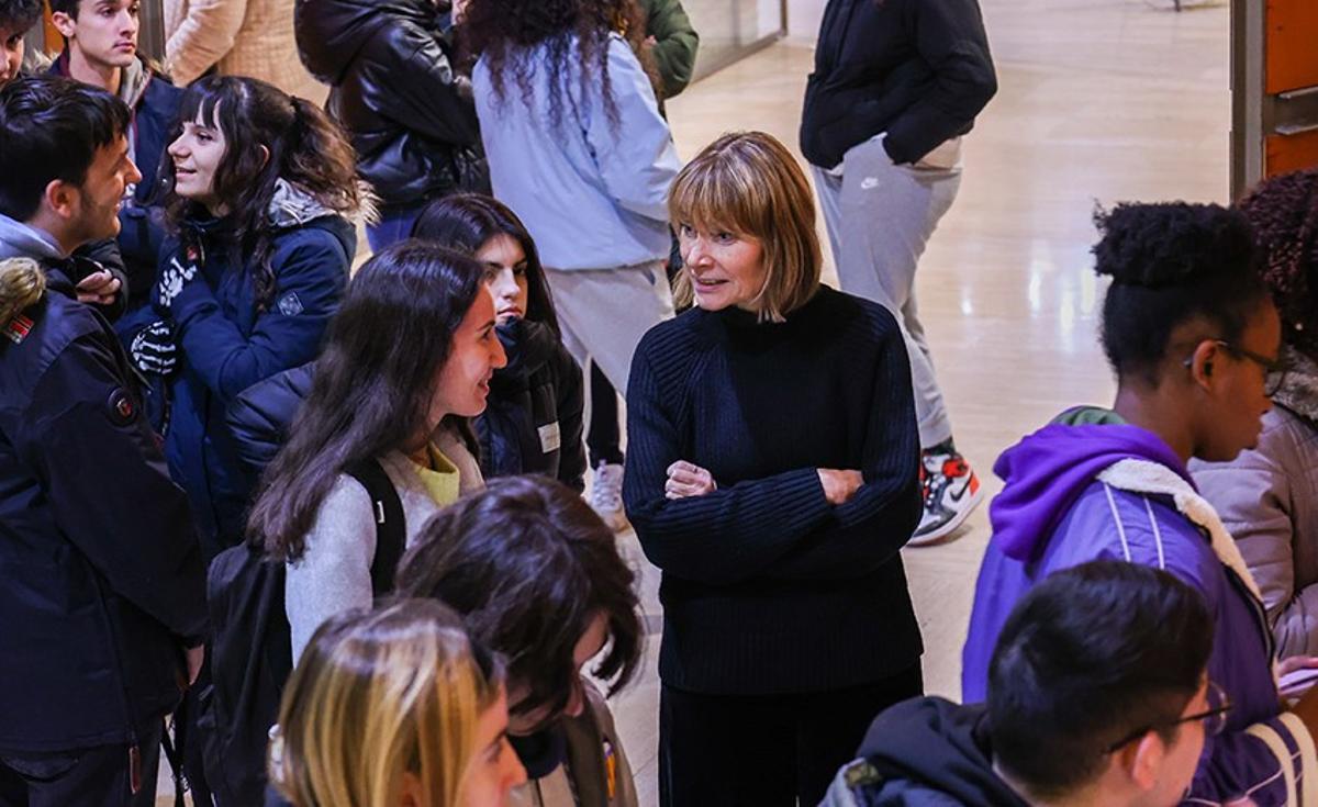 Sant Boi destina 38.000 euros a un centenar de beques per facilitar la formació dels joves Sant Boi destina 38.000 euros a un centenar de beques per facilitar la formació dels joves