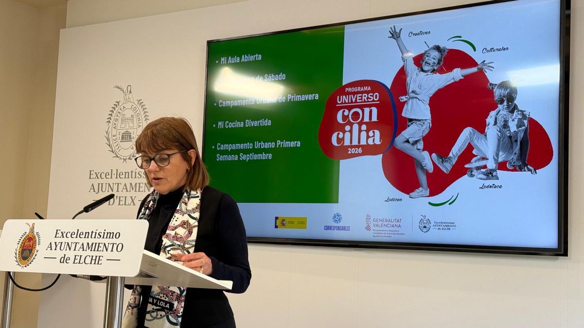 La edil Aurora Rodil durante la presentación del programa de conciliación familiar este viernes